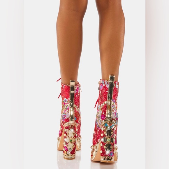 RED RICHIE RICH ANKLE BOOTIES
AZALEA WANG worn 7 1/2 or 8 - Picture 2 of 7